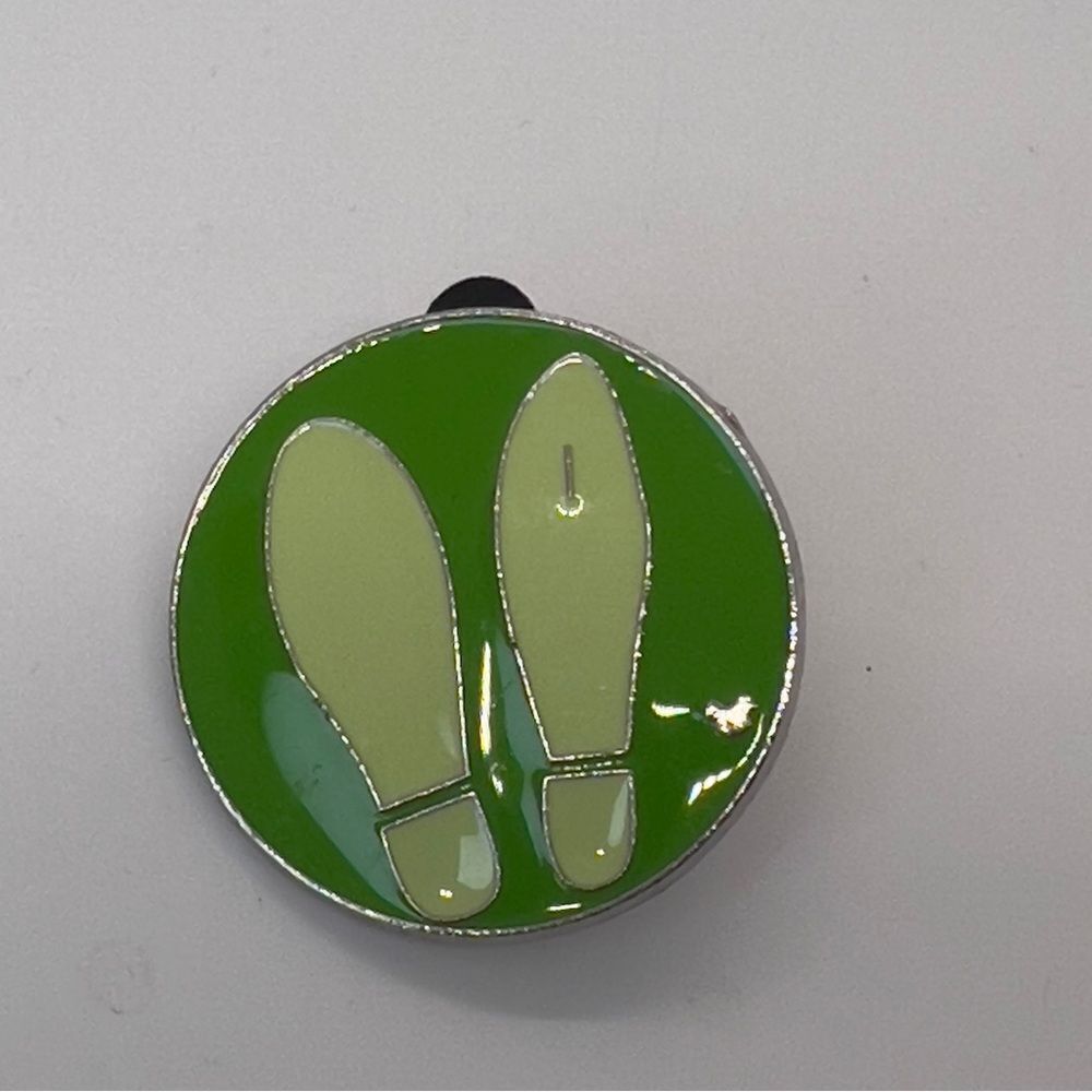 Disney Hidden Mickey Goofy's Feet Walt Disney World Collectible Pin From 2014 View 3